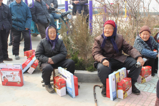 春节送温暖 走进苏家庄(图6)