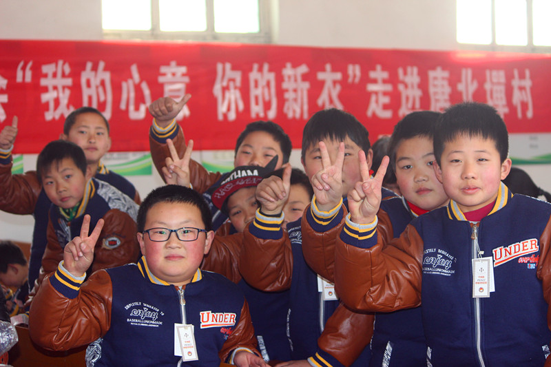 “我的心意 你的新衣”走进唐北墠村(图5)