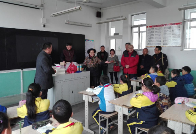 艺术家美丽乡村行 走进徐家庄小学(图1)