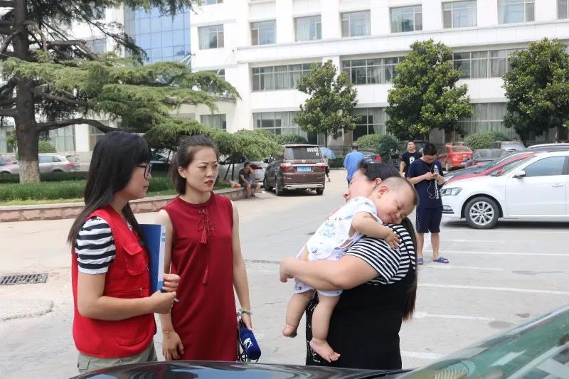 泰山慈善基金会助力“再生障碍贫血”女孩(图1)