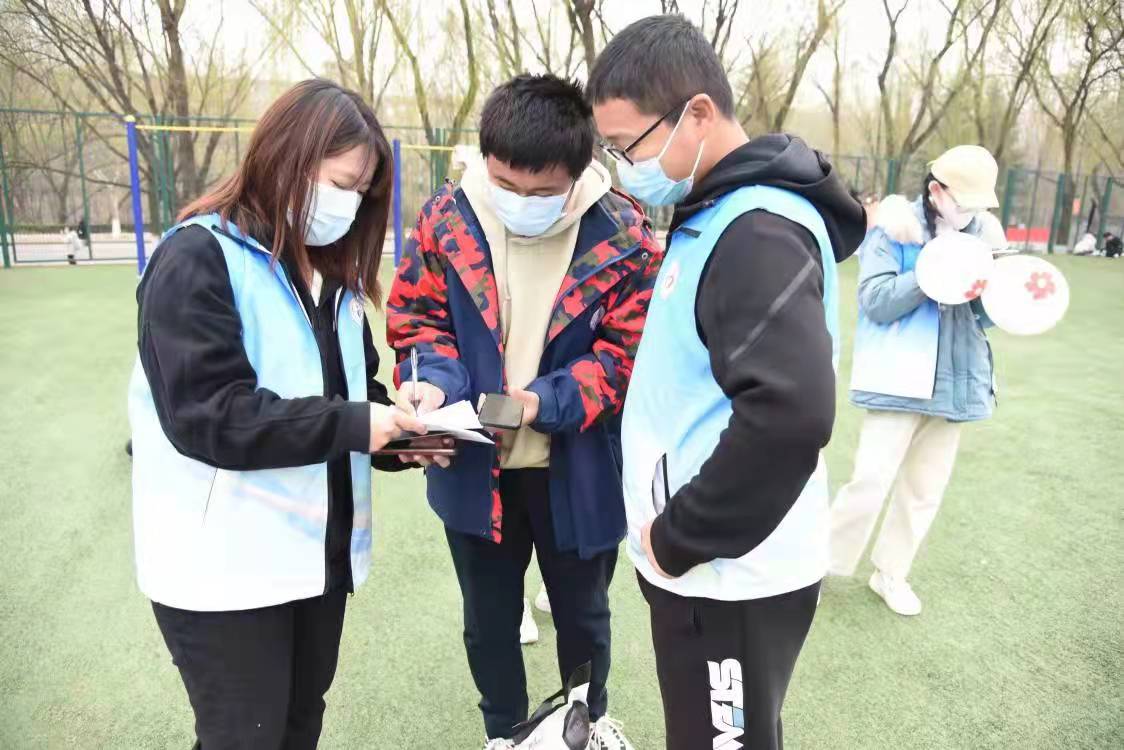 “温暖点燃希望，爱心绽放光芒”爱心义卖活动(图3)