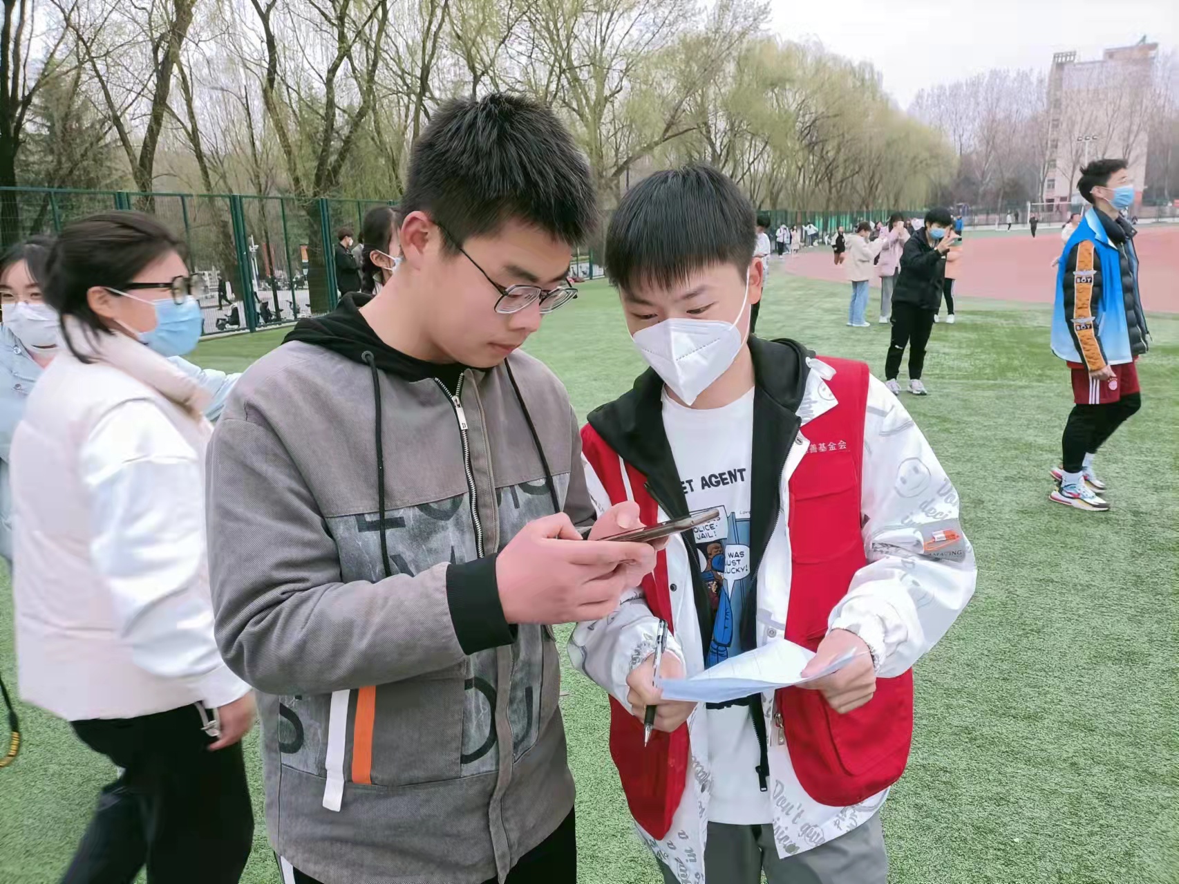 “温暖点燃希望，爱心绽放光芒”爱心义卖活动(图4)